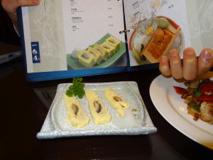 上海の日本料理店の鰻巻玉子